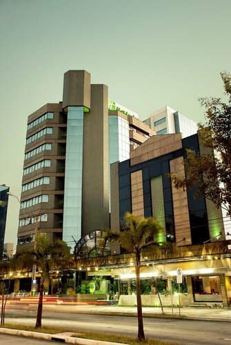 Внешний вид отеля Master Porto Alegre Hotel в Порту-Алегри
