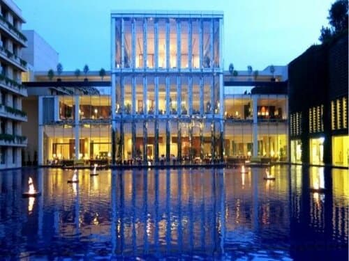 Внешний вид отеля The Oberoi Gurgaon