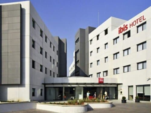 Внешний вид отеля Ibis Girona Costa Brava в Жироне
