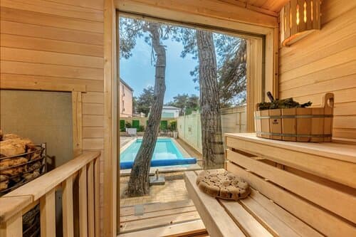 Внешний вид отеля Яна в Геленджике