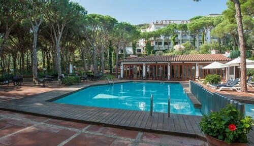 Внешний вид отеля Hotel Garbí в Палафружели