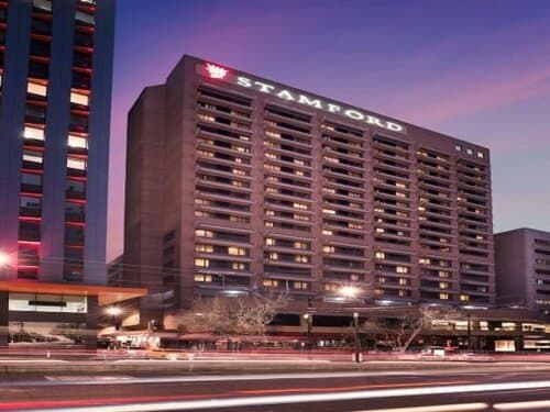Внешний вид отеля Stamford Plaza Adelaide в Аделаиде