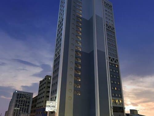 Внешний вид отеля Berjaya Makati Hotel в Макати