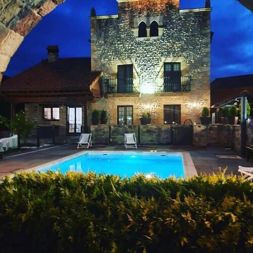 Внешний вид отеля Posada la leyenda в Сантильяна-дель-Маре