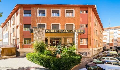 Внешний вид отеля Hotel Isabel de Segura