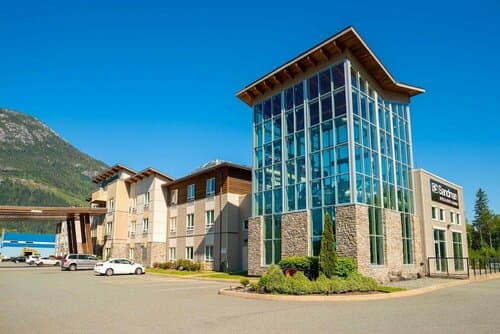 Внешний вид отеля Sandman Hotel & Suites Squamish