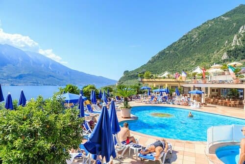 Внешний вид отеля Hotel San Pietro Limone Sul Garda в Лимоне-суль-Гарде