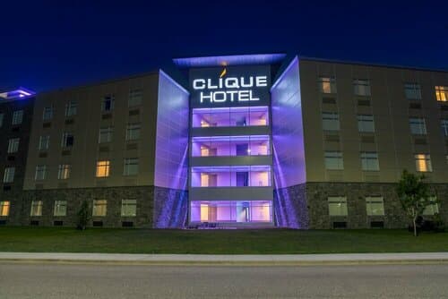 Внешний вид отеля Clique Calgary Airport Hotel