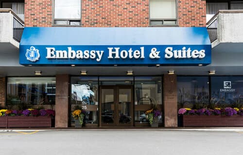 Внешний вид отеля Ottawa Embassy Hotel & Suites в Оттаве