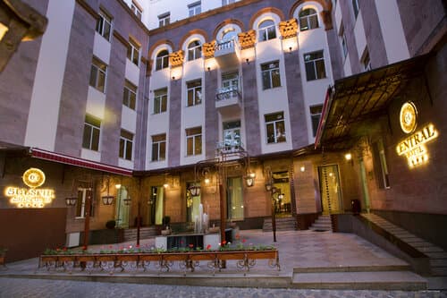 Внешний вид отеля Central Hotel Yerevan в Ереване