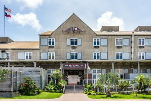 Внешний вид отеля Harbor House