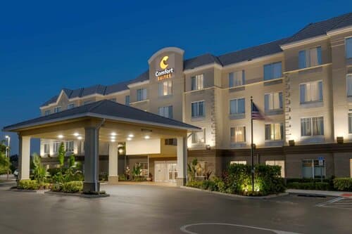 Внешний вид отеля Comfort Suites Near Universal Orlando Resort в Орландо