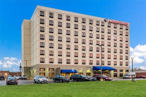 Внешний вид отеля Comfort Suites Chicago O'Hare Airport