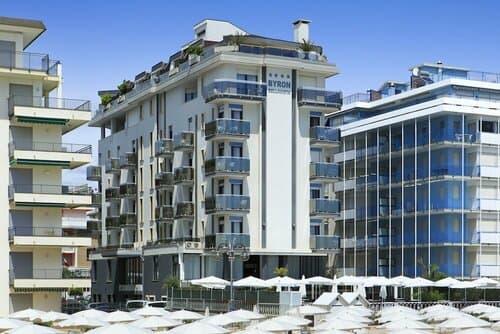 Внешний вид отеля Hotel Byron Bellavista в Езоле