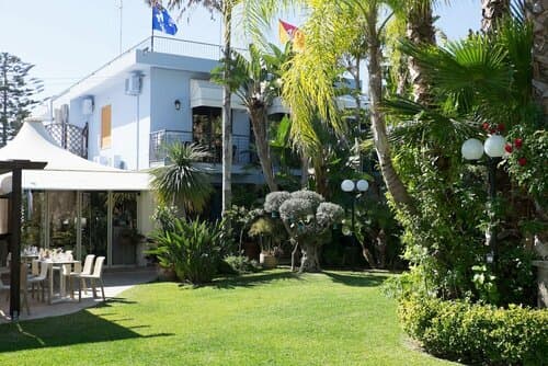 Внешний вид отеля Hotel Villamare в Сиракузе