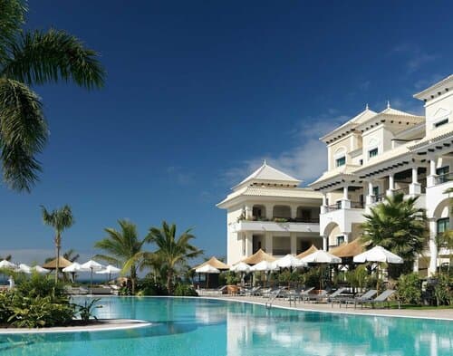 Внешний вид отеля Gran Melia Palacio de Isora