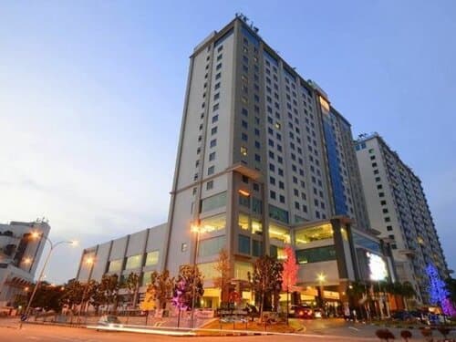 Внешний вид отеля Kinta Riverfront Hotel & Suites в Ипохе