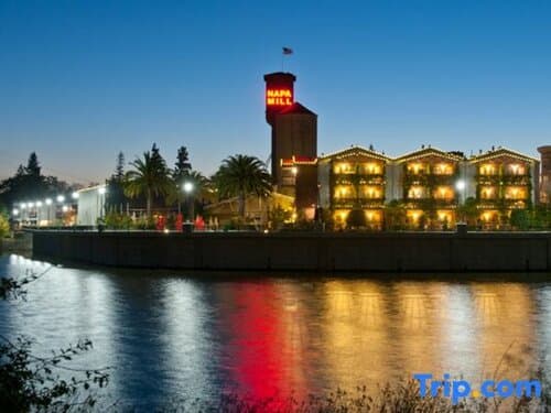 Внешний вид отеля Napa River Inn в Напе