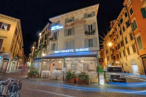 Внешний вид отеля Hotel Bologna в Вероне