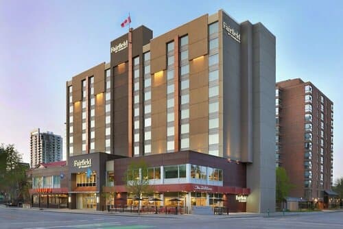 Внешний вид отеля Fairfield Inn & Suites by Marriott Calgary Downtown