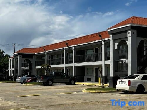 Внешний вид отеля Super 8 by Wyndham Slidell в Слайделле