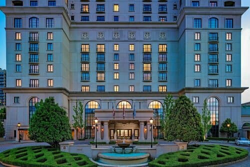 Внешний вид отеля The St. Regis Atlanta в Атланте