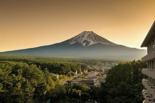Внешний вид отеля Hotel Regina Kawaguchiko в Фудзикавагутико