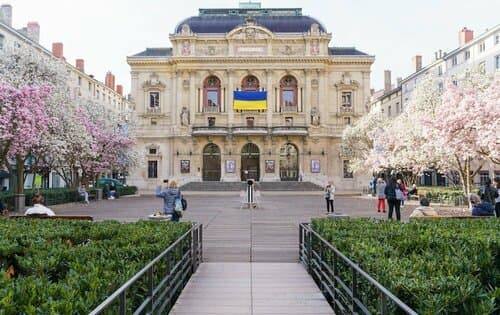 Внешний вид отеля Hotel du Theatre