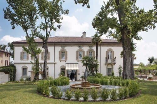 Внешний вид отеля Le Ali del Frassino в Пескиера-дель-Гарде