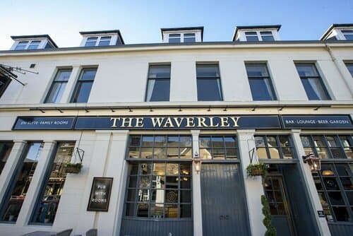 Внешний вид отеля The Waverley Hotel