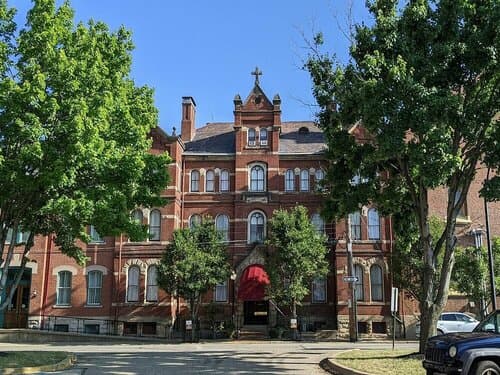 Внешний вид отеля The Priory Hotel