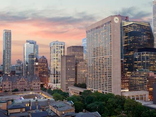 Внешний вид отеля Sheraton Centre Toronto Hotel в Торонто