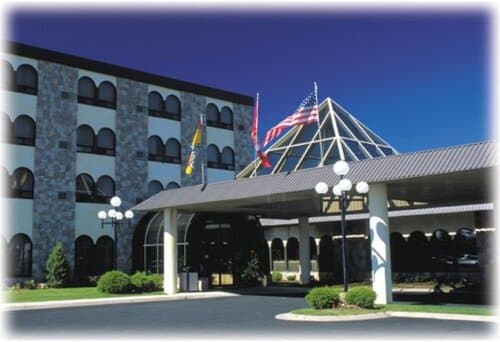 Внешний вид отеля Fredericton Inn