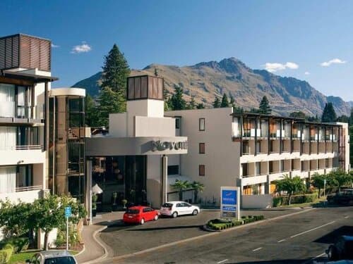 Внешний вид отеля Novotel Queenstown Lakeside