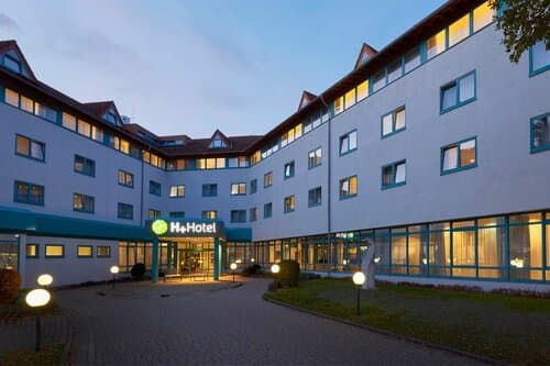 Внешний вид отеля H+ Hotel Stuttgart Herrenberg