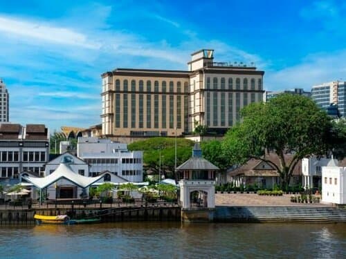 Внешний вид отеля The Waterfront Hotel