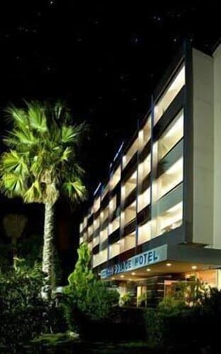 Внешний вид отеля Congo Palace в Муниципалитете Глифадах