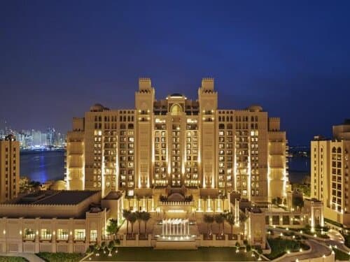 Внешний вид отеля Fairmont The Palm в Пальме Джумейре