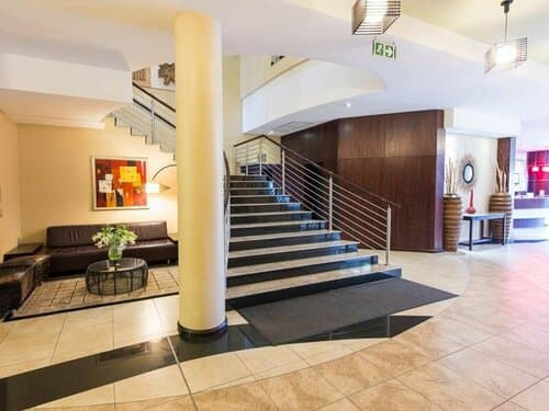 Внешний вид отеля Premier Hotel Or Tambo в Городе Метрополитенского Муниципалитете Экурхулени