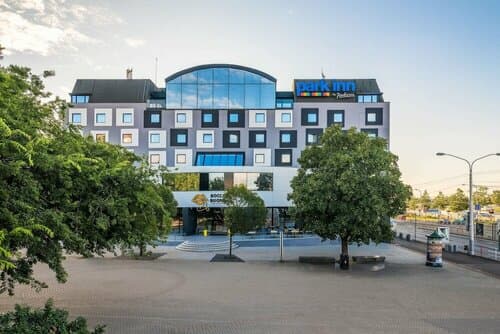 Внешний вид отеля Park Inn by Radisson Danube Bratislava