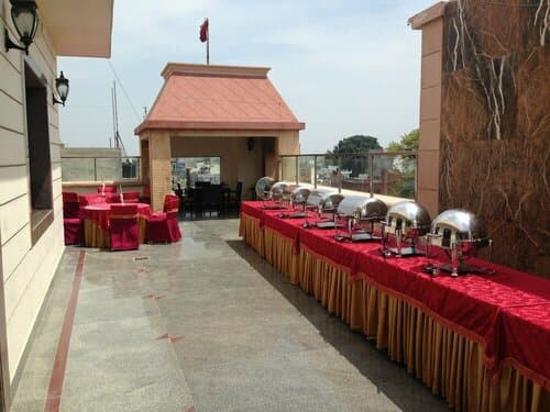 Внешний вид отеля Leela Grande Hotel в Карнале