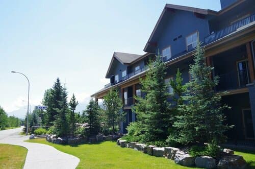 Внешний вид отеля Silver Creek Lodge в Канморе