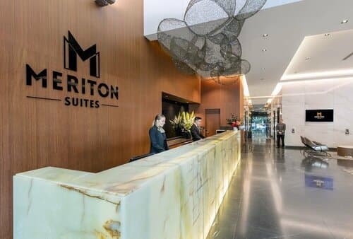 Внешний вид отеля Meriton Suites Herschel Street