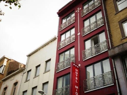 Внешний вид отеля Hotel Midi Zuid в Сен-Жиле