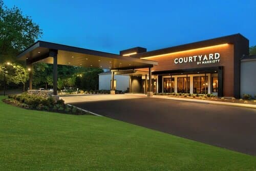 Внешний вид отеля Courtyard by Marriott Lincroft Red Bank
