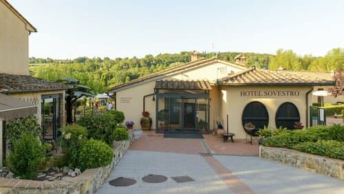 Внешний вид отеля Hotel Sovestro в Сан-Джиминьяно