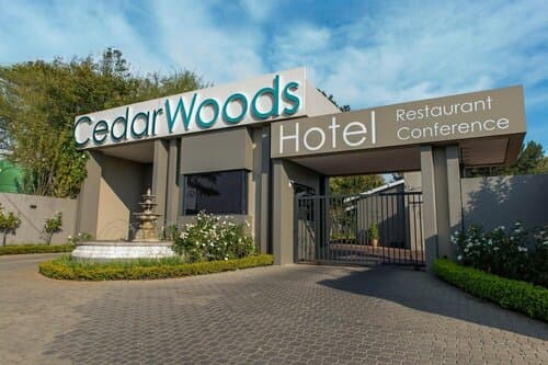Внешний вид отеля CedarWoods of Sandton в Сандтоне