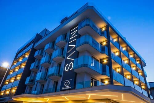 Внешний вид отеля Hotel Savini в Беллария-Иджеа-Марине