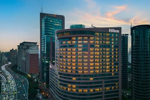 Внешний вид отеля Hilton Shanghai City Center