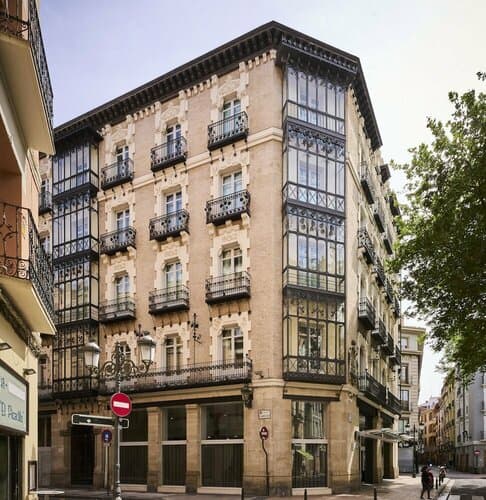 Внешний вид отеля Catalonia El Pilar